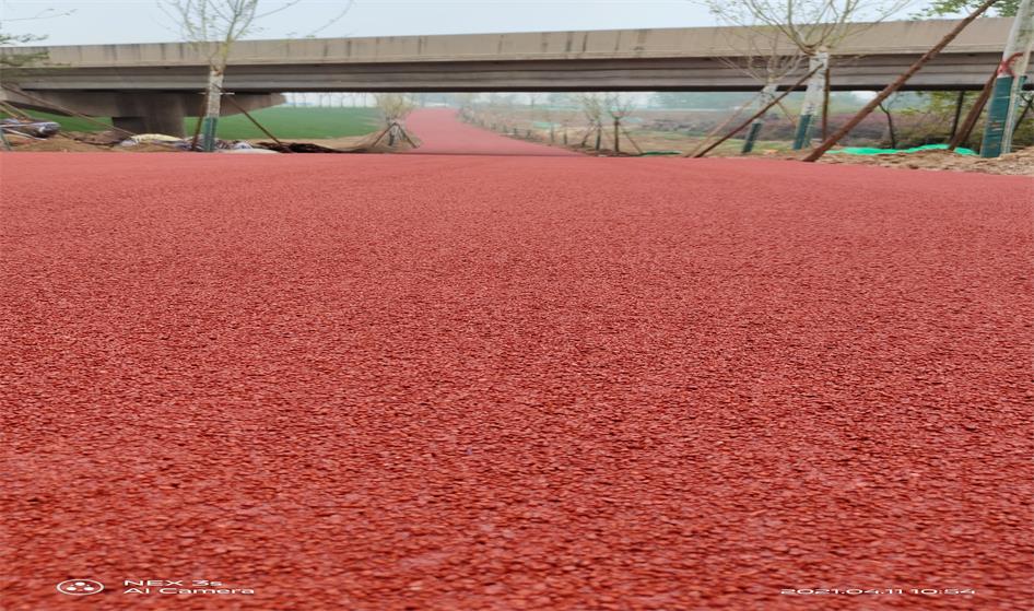 彩色陶瓷颗粒防滑路面对比普通路面优势在哪？