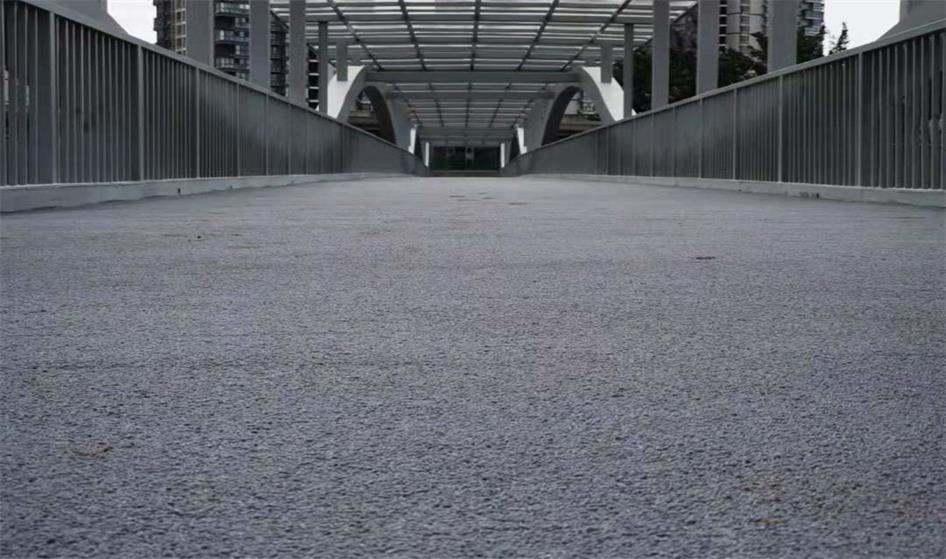人行天桥桥面防水环氧树脂防滑层铺设